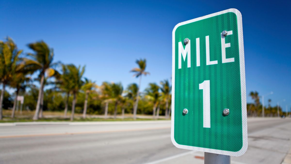 1 dặm bằng bao nhiêu km