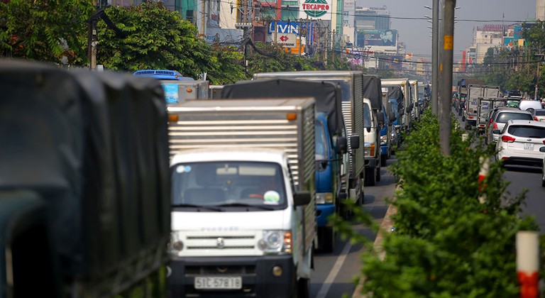 xe tải chở hàng giá rẻ